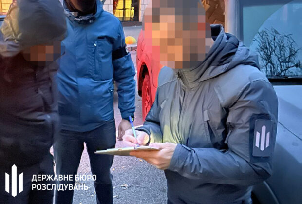 Правоохоронці заблокували бізнес на ухилянтах та дезертирах, який організував правоохоронець із Запоріжжя