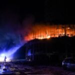 Атака дронів у Запоріжжі: пошкоджені будинки та торговельний центр