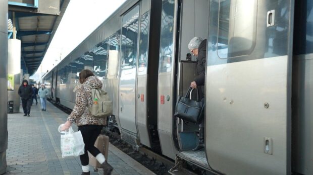 Укрзалізниця обмежила рух поїздів до Запоріжжя