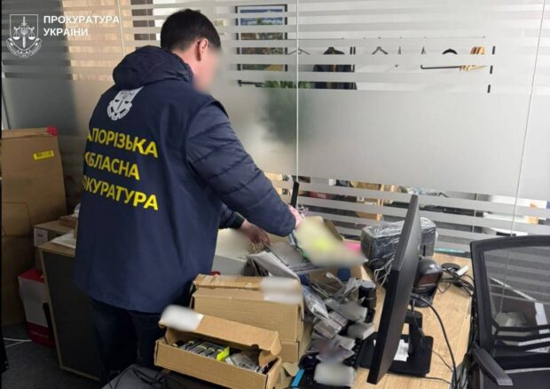 Ухилились від сплати податків на 40 мільйонів: у Запоріжжі викрили схему з пальним