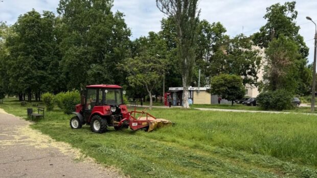 Понад 100 га зелених зон викосили в Запоріжжі за тиждень